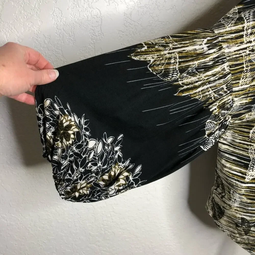Free People black white tan bird floral v neck button top size Small